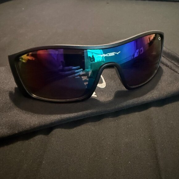 Oakley Sunglasses Fuel Cell Reflective Lenses - Picture 3 of 9